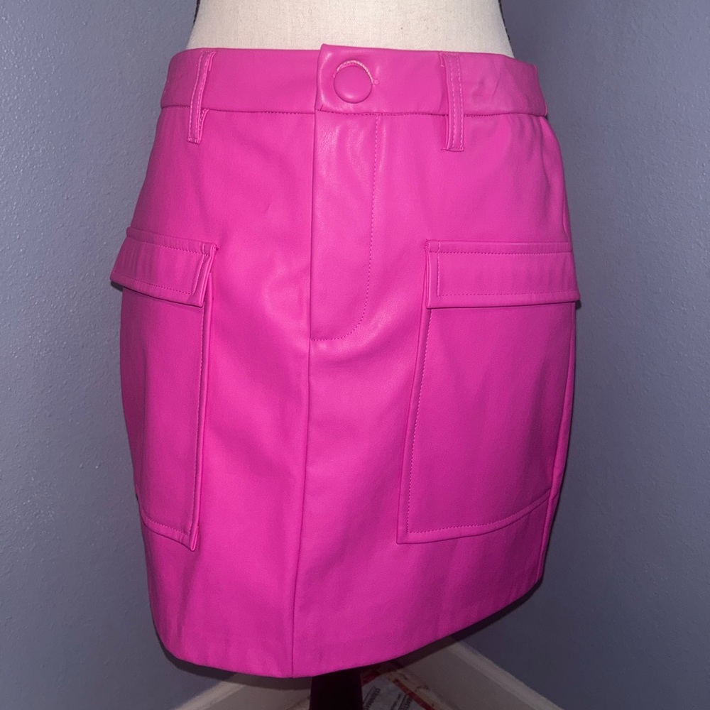 Never been worn! size medium fake leather skirt
